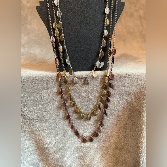 🩶💛Elegant Tritone Multilayer Leaf Necklace🩶💛/EUC - Picture 5 of 7